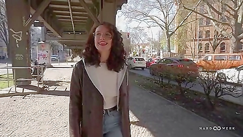 Ta posedyour entertainani and masturbate